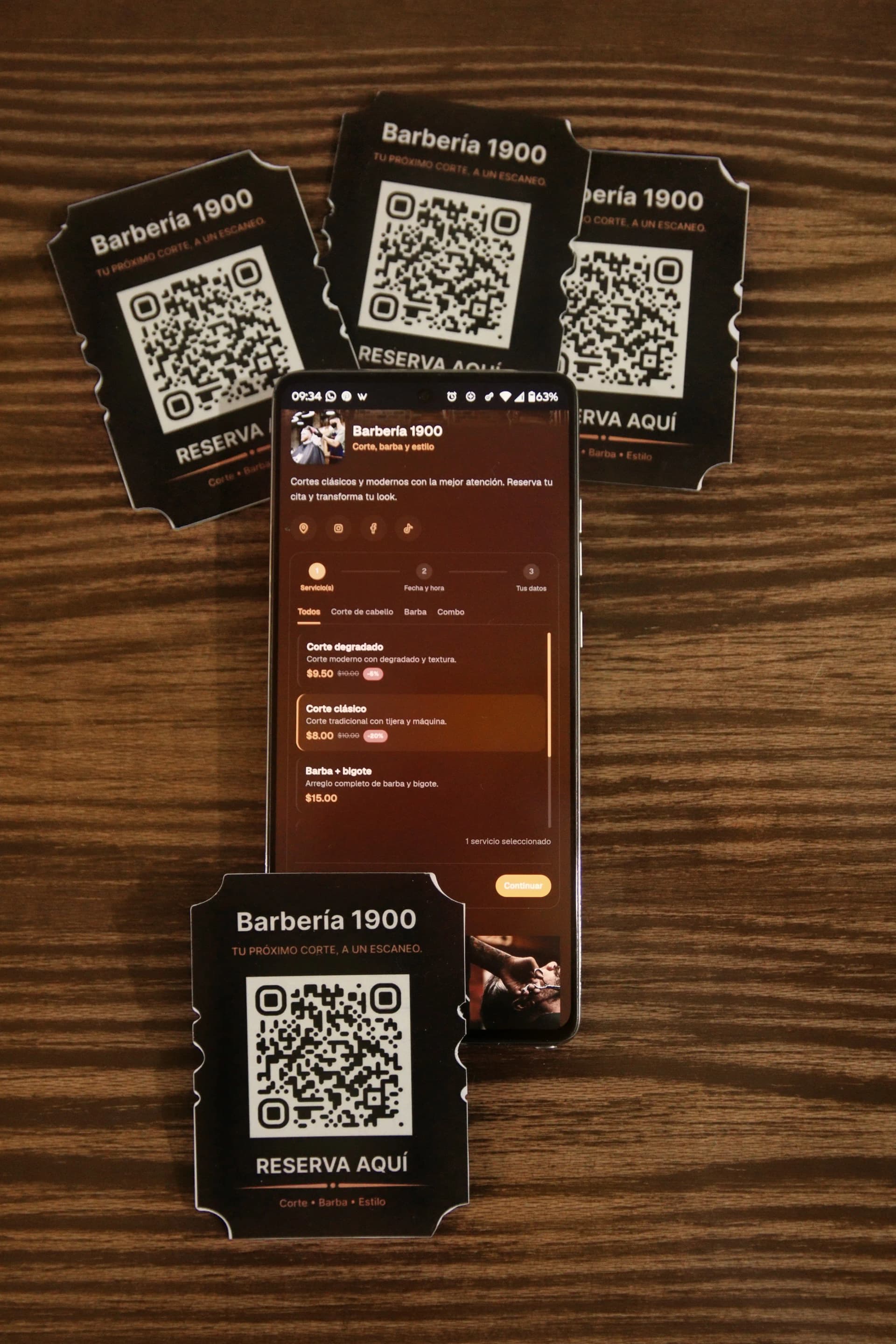 Imagen: escaneo del QR abriendo la experiencia digital